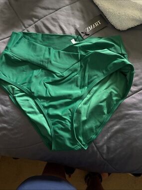 Zmart Emerald High-Waist Bikini Bottom